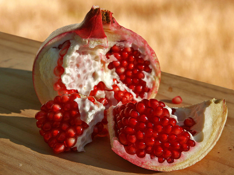 Файл:Pomegranate02 edit.jpg